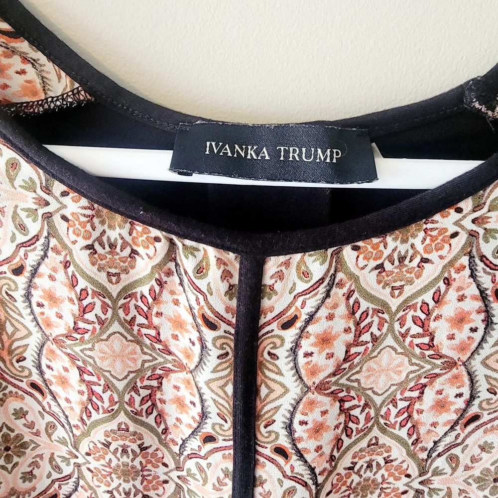 Ivanka Trump Peach and Black Printed Short Sleeve Tunic